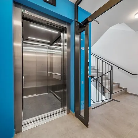 Homey 610 Apartment Komarov